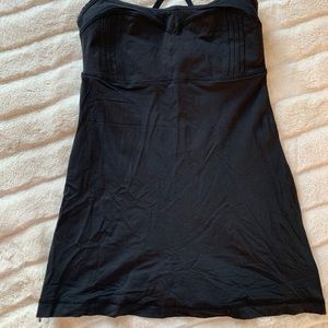 black lululemon tank top